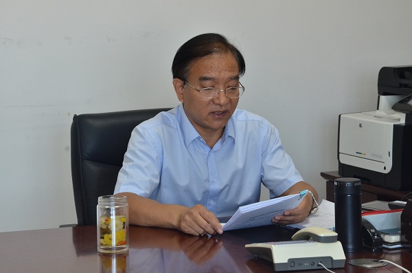 认真检视问题,深刻对照剖析,支部书记李保全同志向联系院领导乔鹏程